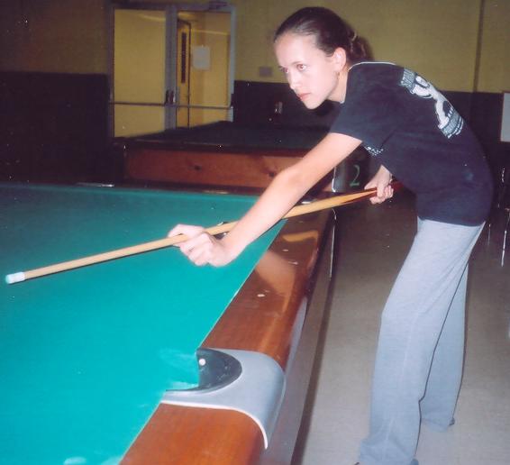 Kierste playing pool
